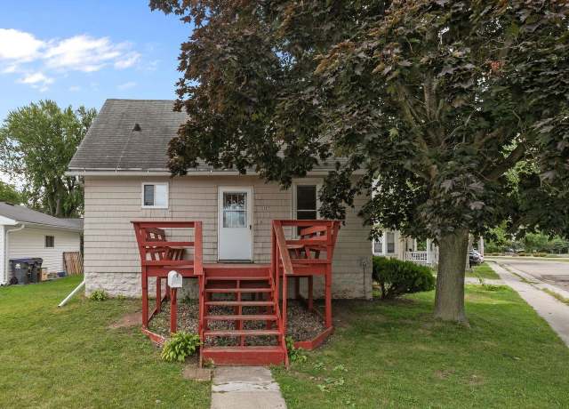 Property at 127 Spruce St, Neenah, WI 54956, 2 beds, 1 bath