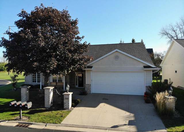 Property at 3900 N Wayside Ln, Appleton, WI 54913, 3 beds, 3 baths