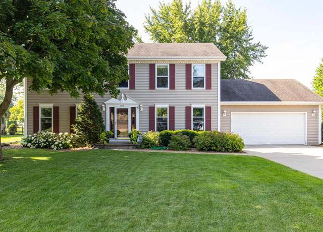 Property at 3017 Woodridge Dr, Oshkosh, WI 54904, 4 beds, 2.5 baths