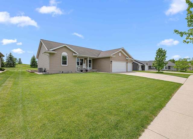 Property at 782 Mustang Ln, Fond Du Lac, WI 54935, 5 beds, 3 baths