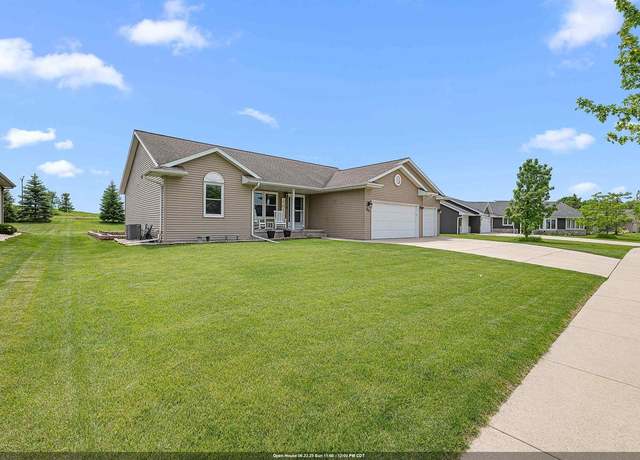Property at 782 Mustang Ln, Fond Du Lac, WI 54935, 5 beds, 3 baths