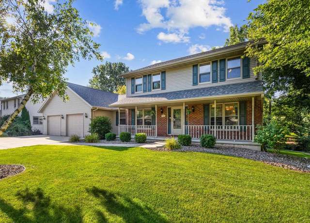 Property at 2957 Timberline Dr, Green Bay, WI 54313, 5 beds, 3.5 baths