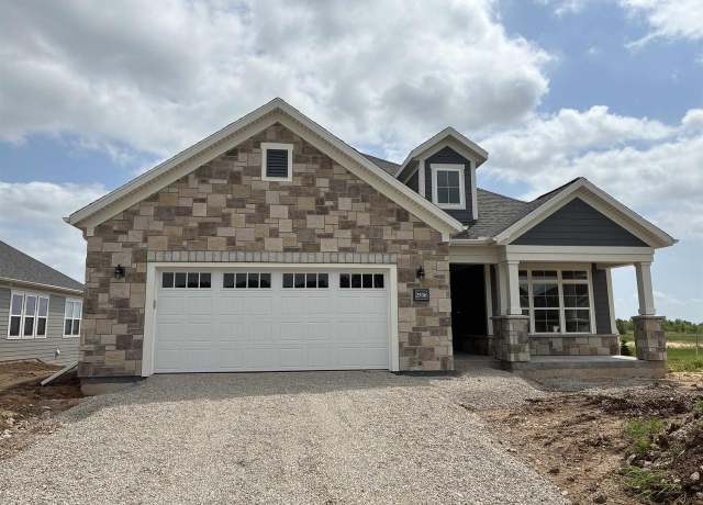 Property at 2536 E Baldeagle Dr, Appleton, WI 54913, 3 beds, 2 baths