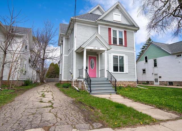 Property at 238 Scott Ave, Oshkosh, WI 54902, 5 beds, 2 baths