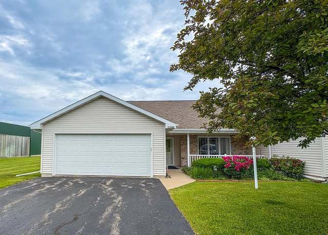 Property at 2360 Patriot Ln Unit E, Oshkosh, WI 54904, 2 beds, 2 baths