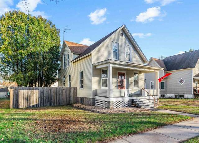 Property at 1532 Oakes St, Marinette, WI 54143, 4 beds, 2 baths