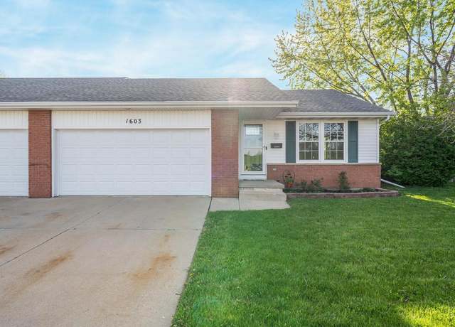 Property at 1603 Maplewood Dr, Little Chute, WI 54140, 3 beds, 2 baths