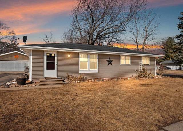 Property at 289 S Grove St, Berlin, WI 54923, 3 beds, 1.5 baths