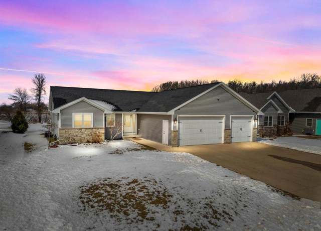Property at N8973 Spring Valley Rd, Menasha, WI 54952, 4 beds, 3 baths