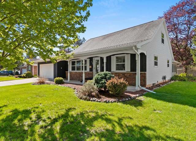 Property at 430 Fairview Way, Shawano, WI 54166, 3 beds, 3 baths