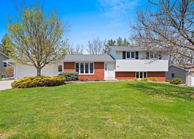 Property at 1616 Bruce Ln, Green Bay, WI 54313, 4 beds, 2 baths