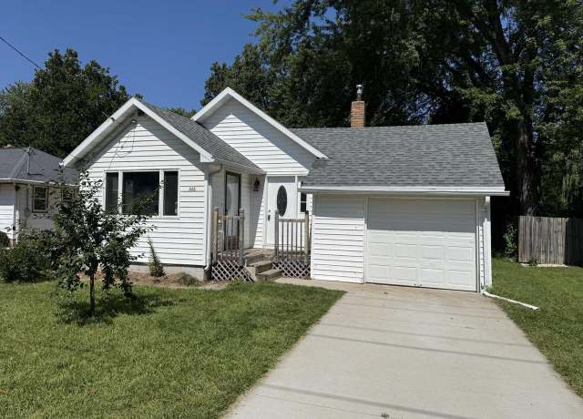 Property at 626 W 17th Ave, Oshkosh, WI 54902, 2 beds, 1 bath