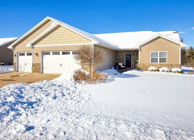 Property at 1461 Amendment Dr, Neenah, WI 54956, 3 beds, 2 baths