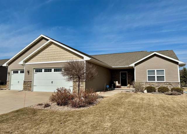 Property at 1461 Amendment Dr, Neenah, WI 54956, 3 beds, 2 baths