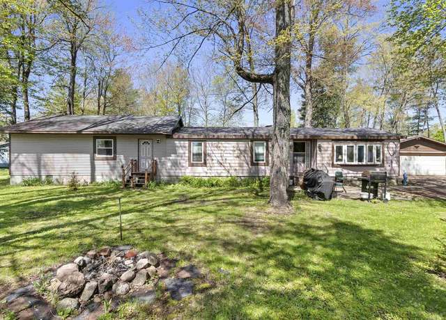 Property at N6005 Lake Dr, Shawano, WI 54166, 3 beds, 1.5 baths