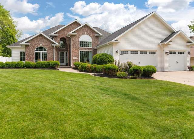 Property at 421 N Pennwood Cir, Green Bay, WI 54301, 4 beds, 3 baths