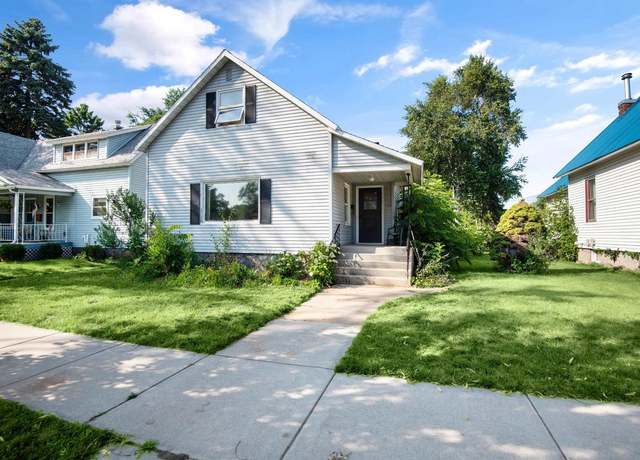 Property at 1122 Garfield Ave, Marinette, WI 54143, 4 beds, 1 bath
