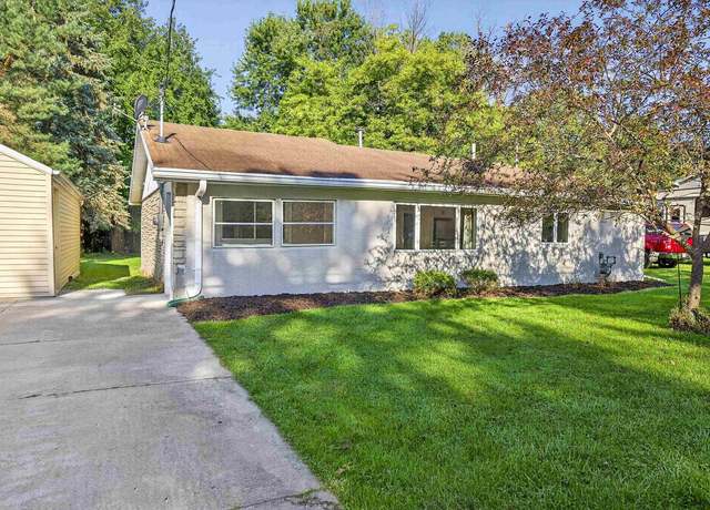 Property at 1035 S Timmers Ln, Appleton, WI 54914, 3 beds, 1 bath