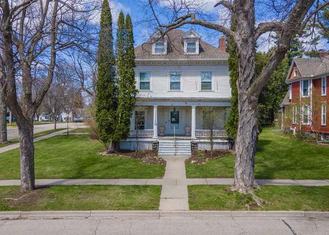 Property at 195 E Park Ave, Berlin, WI 54923, 5 beds, 3.5 baths