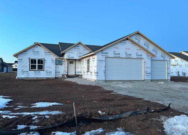 Property at W5864 Roundstone Pl, Menasha, WI 54952, 3 beds, 2 baths