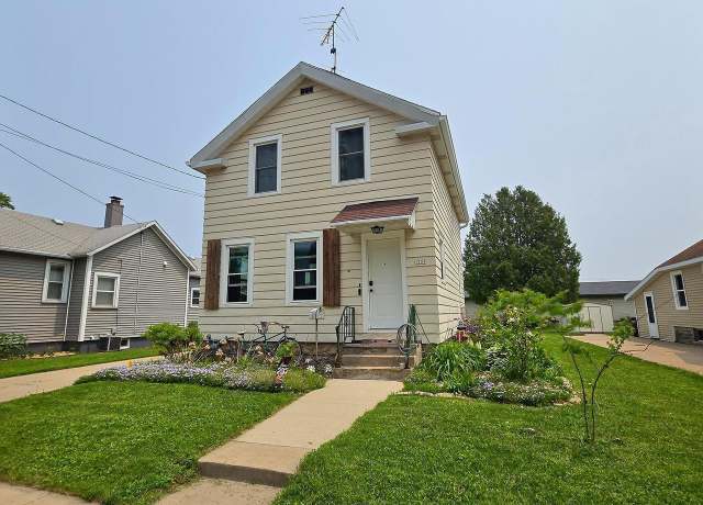 Property at 1724 Arizona St, Oshkosh, WI 54902, 2 beds, 1.5 baths