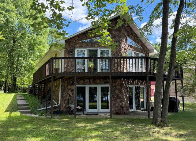 Property at N11109 Newton Lake Rd, Athelstane, WI 54104, 5 beds, 2 baths