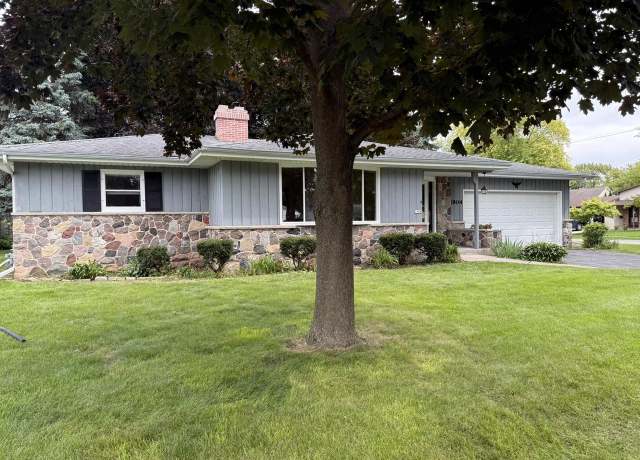 Property at 1904 Plymouth St, Oshkosh, WI 54901, 2 beds, 1.5 baths
