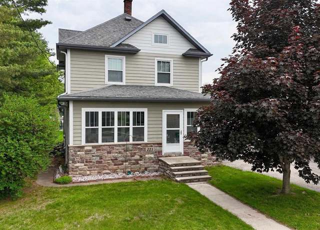 Property at 221 E 5th St, Shawano, WI 54166, 3 beds, 2 baths