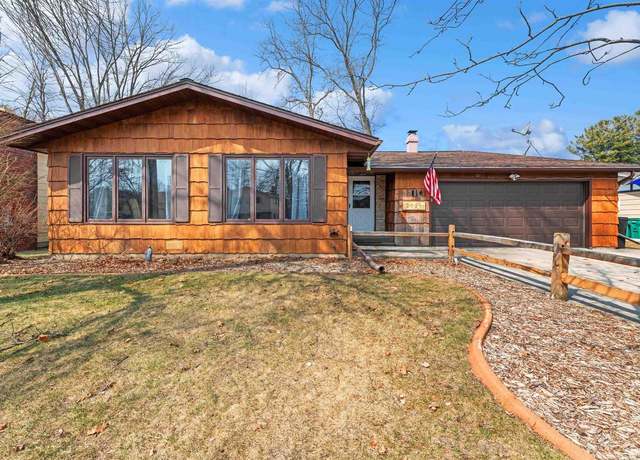 Property at 2729 Richard St, Marinette, WI 54143, 4 beds, 2 baths
