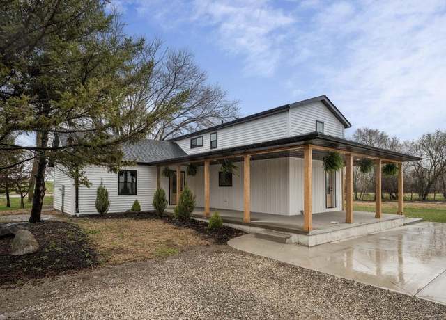 Property at 6064 Old Dixie Rd, Neenah, WI 54956, 4 beds, 2.5 baths