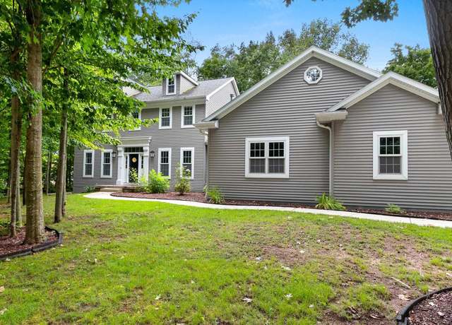 Property at 1881 Deer Trail Ct, Luxemburg, WI 54217, 5 beds, 3.5 baths