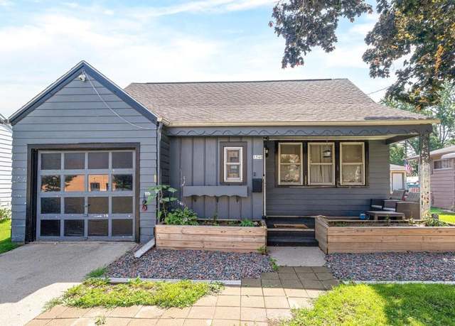 Property at 1540 Delaware St, Oshkosh, WI 54902, 3 beds, 2 baths