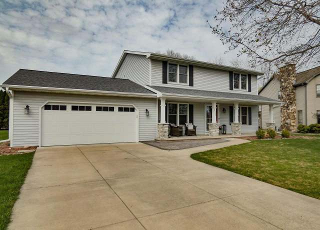 Property at 2331 Larue Ln, Green Bay, WI 54313, 4 beds, 2.5 baths