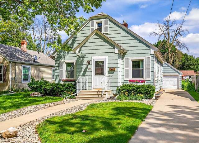 Property at 1149 13th Ave, Green Bay, WI 54304, 2 beds, 1 bath