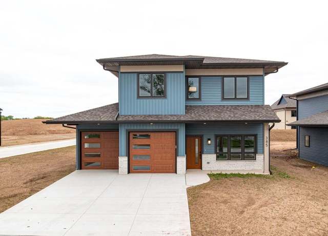 Property at 385 N Wilson St, Kimberly, WI 54136, 4 beds, 2.5 baths