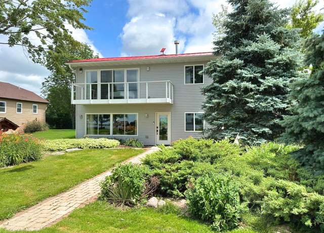 Property at 7776 Cutoff Ln, Larsen, WI 54947, 3 beds, 2 baths