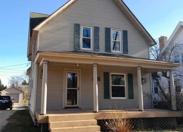 Property at 413 Pine River St, Redgranite, WI 54970, 3 beds, 1 bath