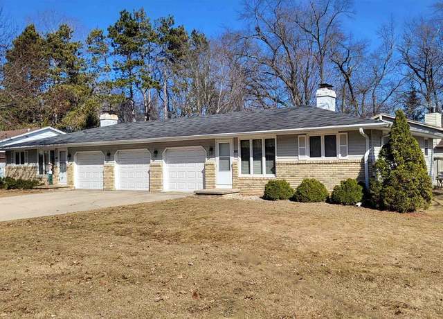 Property at 1941 Belmont Dr, Green Bay, WI 54304, 5 beds, 2 baths