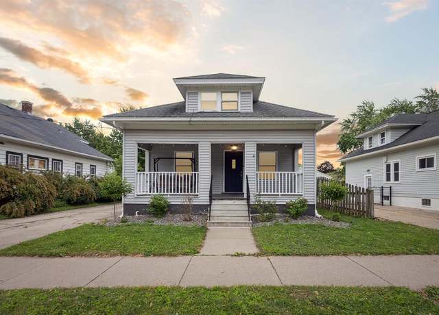 Property at 1241 S Irwin Ave, Green Bay, WI 54301, 2 beds, 2 baths