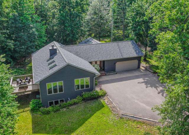 Property at N1431 W Stratton Rd, Waupaca, WI 54981, 4 beds, 3 baths