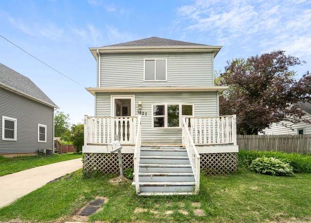 Property at 1627 W Rogers Ave, Appleton, WI 54914, 4 beds, 1 bath