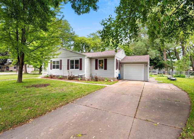 Property at 900 Roy Ave, Green Bay, WI 54303, 3 beds, 1 bath