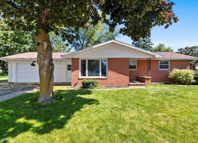 Property at 1340 Cormier Rd, Green Bay, WI 54313, 3 beds, 1 bath