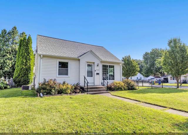 Property at 1212 9th St, Green Bay, WI 54304, 3 beds, 2 baths