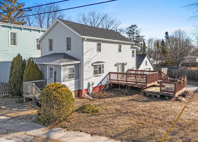 Property at 1307 Hawthorne Ave, Two Rivers, WI 54241, 3 beds, 2 baths