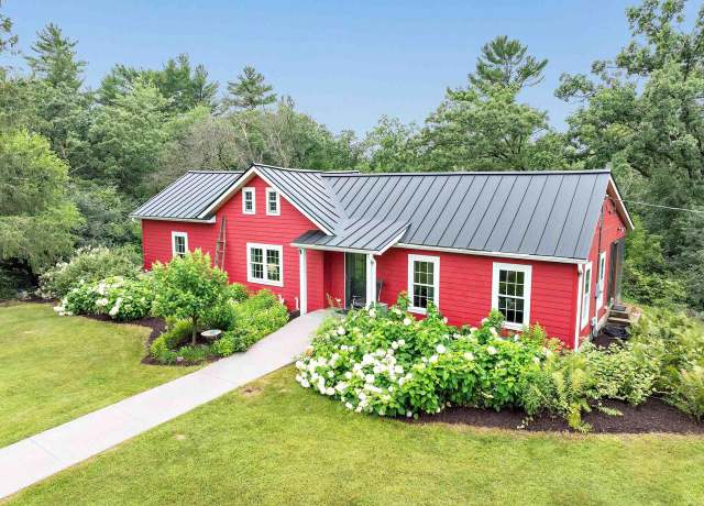 Property at 6974 Woodland Ln, Amherst, WI 54406, 3 beds, 1 bath