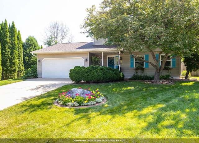 Property at 1801 Kienast Ave, Oshkosh, WI 54901, 3 beds, 2.5 baths