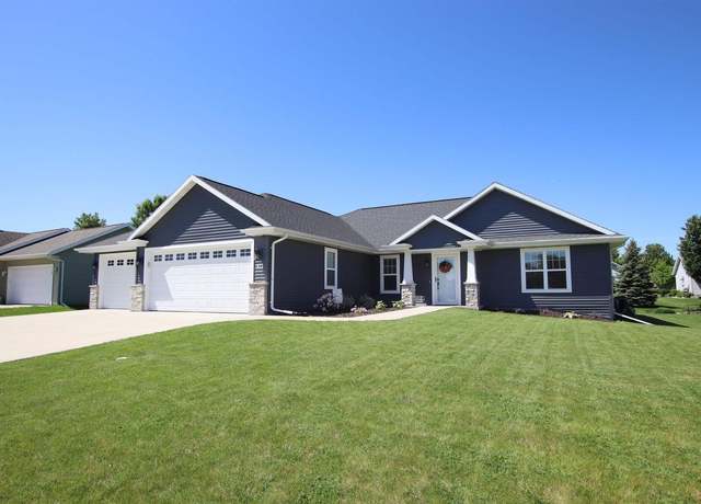 Property at 412 Sweetflag Ave, Fond Du Lac, WI 54935, 3 beds, 2 baths