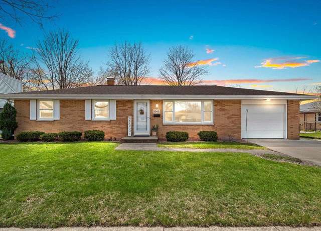 Property at 1345 San Jose Pl, Green Bay, WI 54303, 3 beds, 1 bath