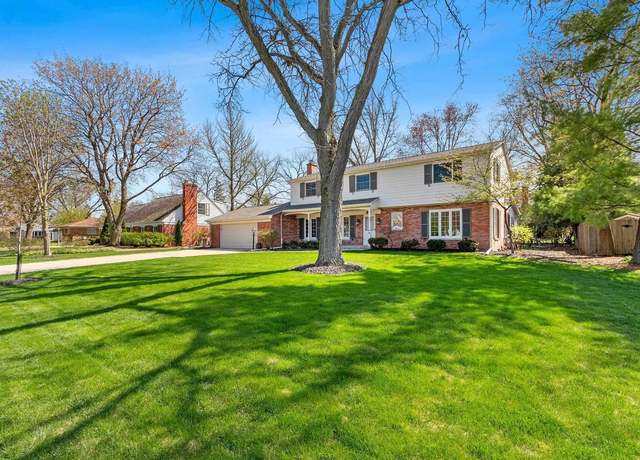 Property at 411 St Marys Blvd, Green Bay, WI 54301, 4 beds, 2.5 baths